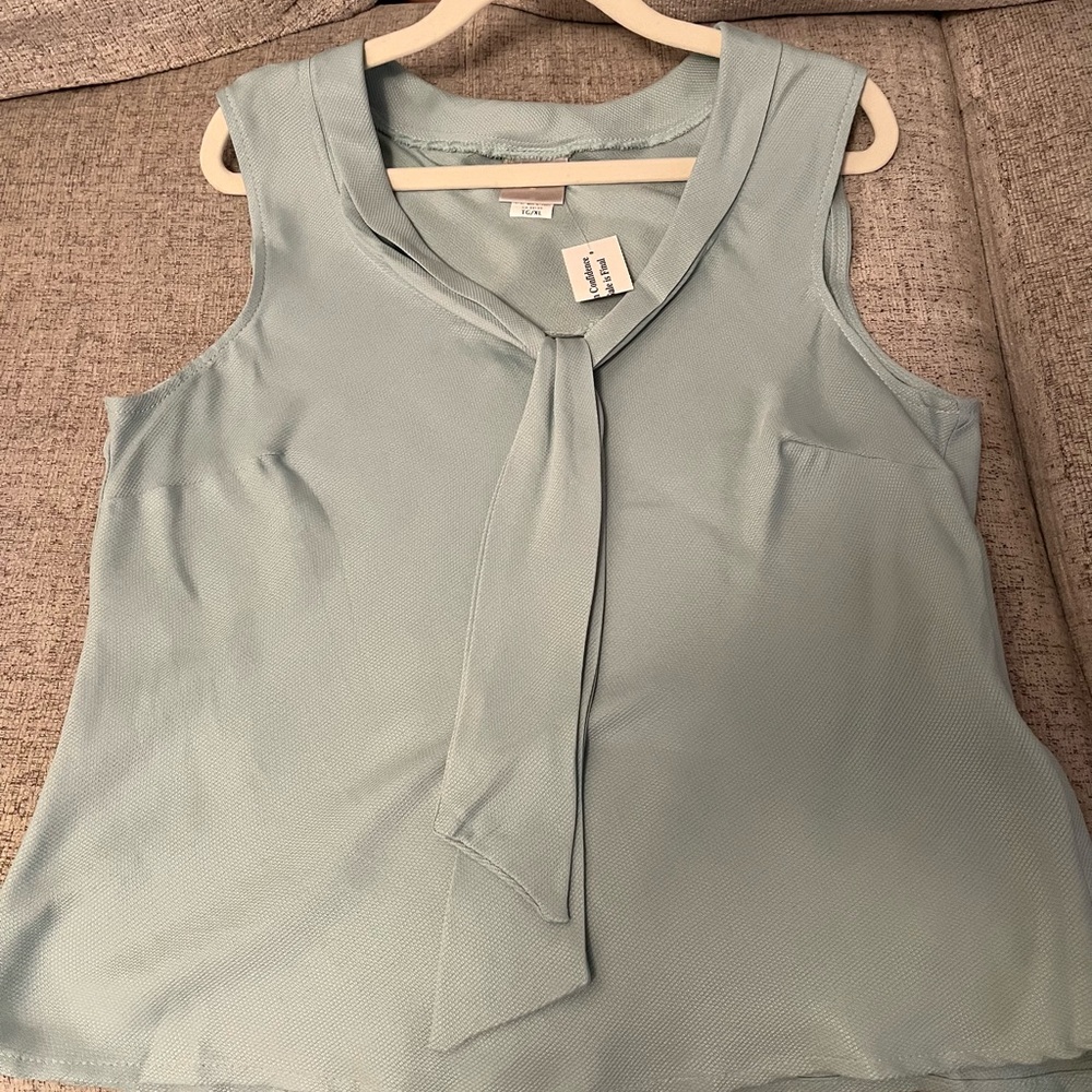 NWT B Moss sleeveless tie blouse, size Medium